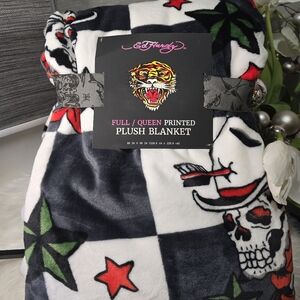 Ed Hardy Oversize Throw 90 x 90   Full/QueenBrand new